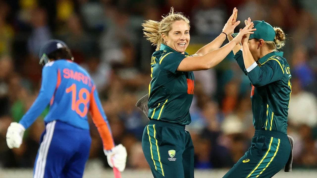 ভারতকে হারিয়ে সিরিজে সমতা ফেরাল অস্ট্রেলিয়া