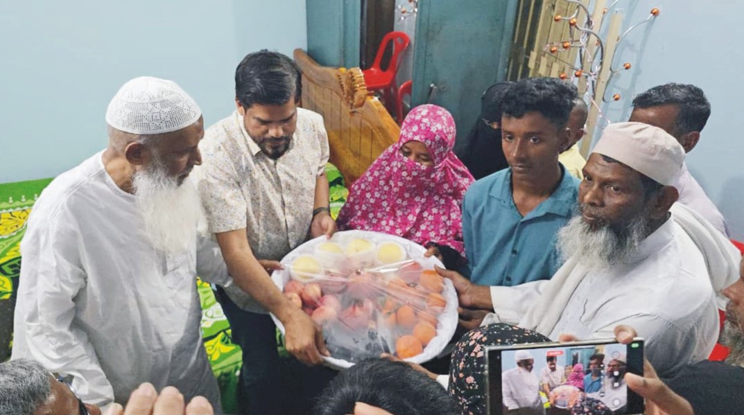 মুরাদনগরে জুলাই আন্দোলনে শহীদ ৫ পরিবারের পাশে ধর্মমন্ত্রী কায়কোবাদ