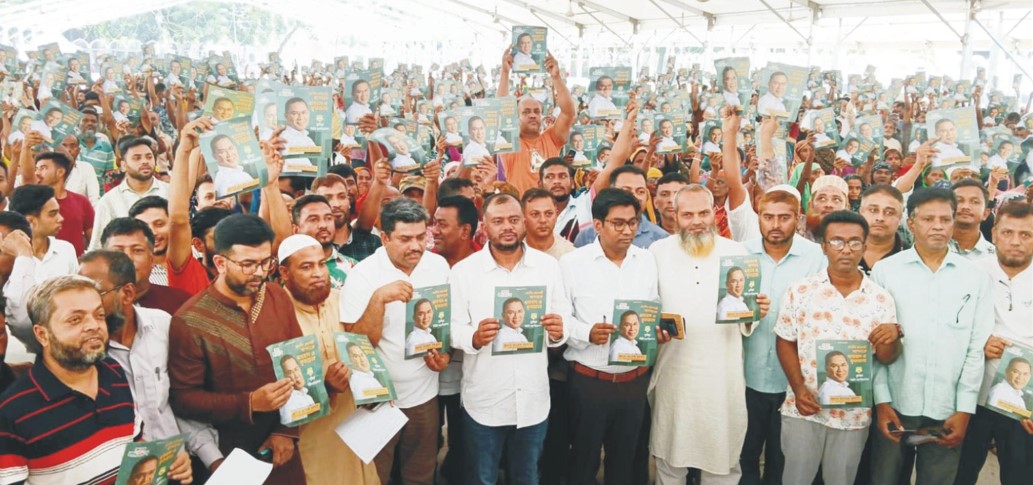 প্রধানমন্ত্রীর ঈদ উপহারের অর্থ পেলেন কুমিল্লা সিটি কর্পোরেশনের ৮৩২ কর্মী